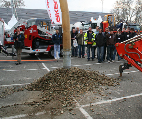 excavatrice-aspiratrice au salon TP Bat 2008